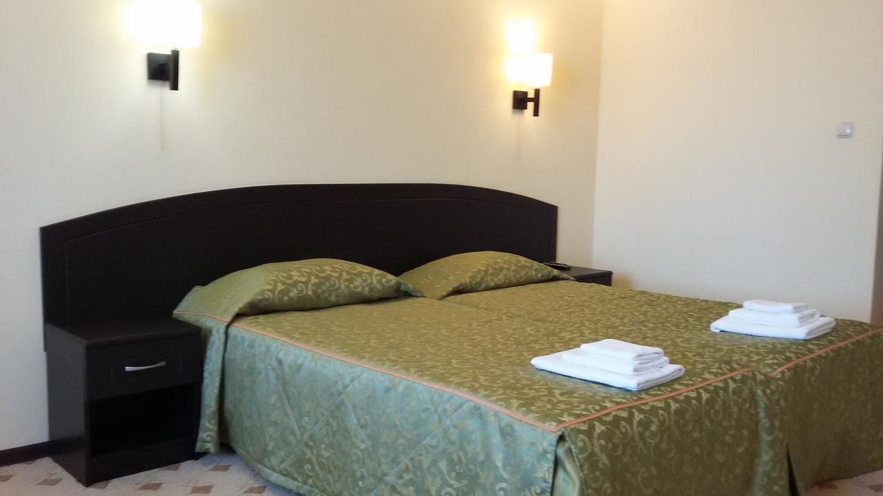 Гостевой дом Guest Hotel Platan Кучугуры-28